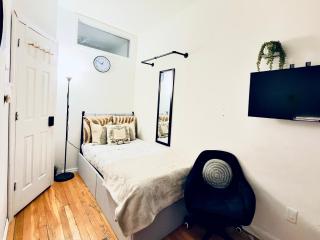 UES Manhattan ROOM #1 In Shared Apartment - 3