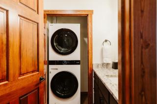 Blacktail Mountain Suites Close to Logan Health - 8