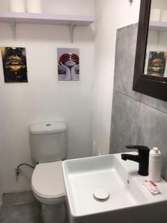 Hideout - Simple & Practical Bachelor Flat - 5