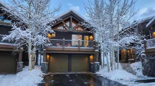 4BR Apres Ski & Golf Retreat with Hot Tub! - 5
