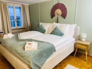 Cara Nima Schwyz - 2