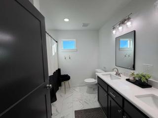 Royal Flush Villa - King Bed near WinStar - 5