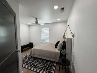 Royal Flush Villa - King Bed near WinStar - 2