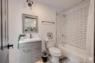 Modern Getaway in McKinley & Brady District - 7