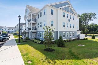 Landing Apartments - The Preserve at Great Pond - 3