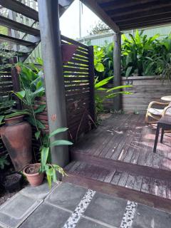 Leafy Escape Right By The City James St AC - 5