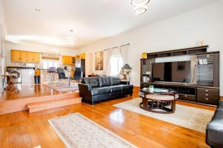 Luxury House Near Montreal Self Check-In - 0