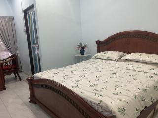 Roma Guesthouse Terrace With 3 Bedroom & Airconditioning - 2