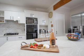 Ocean Views Coastal Retreat - Bunbury - 8