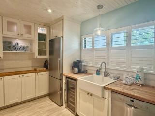 51 Stones Throw Villa Walk to Beach Pool - 6