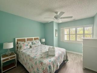 51 Stones Throw Villa Walk to Beach Pool - 4