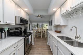 Treetops 5004 - Stunning Villa Beach & Coligny - 1