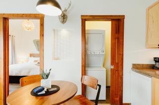 Kintla Ridge Suite Near Logan Hospital - 8