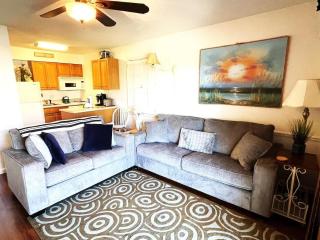 Breakers 221 - Walk to Beach, Shops and Dining - 9