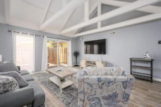 Queens Grant Unit 751 - 5