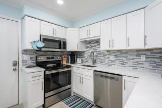 Fiddler's Cove 16-F Beach, Pools, & Hot Tub! - 3