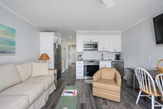 OV C125 Steps to Beach and Pool - 4