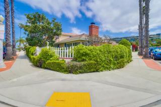 La Jolla Shores Hideaway is located 2 blocks from the Beach - dog friendly and great for families - 0