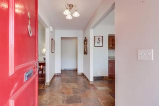 La Jolla Shores Hideaway is located 2 blocks from the Beach - dog friendly and great for families - 6