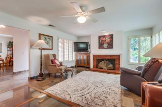 La Jolla Shores Hideaway is located 2 blocks from the Beach - dog friendly and great for families - 4