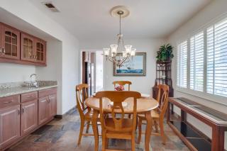 La Jolla Shores Hideaway is located 2 blocks from the Beach - dog friendly and great for families - 1