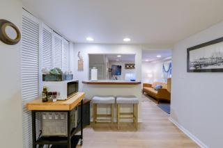 Cozy Ventnor Getaway Walk to Public Beach! - 5