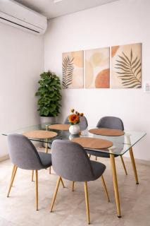 Luxury apartment and free parking - 4