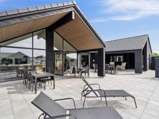 5 star holiday home in Glesborg - 0