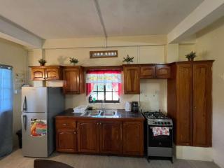 Cozy Island Getaway - Near grand Mal Beach - 4