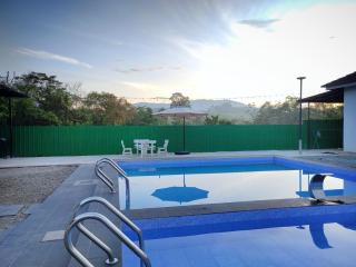 Kvaloya Homestay Private Swimming Pool - 1