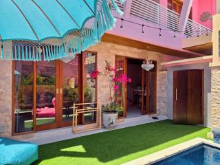Bali Dream Villa in the heart of Sanur's premier Shopping, Dining and Entertainment - 3