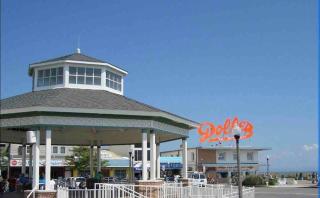 Lovely 2-bedroom condo, close to beaches - 6