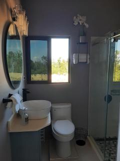 Sleek & Stylish Urban Studio - 7