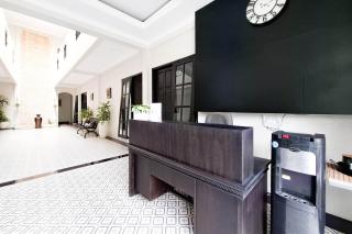 Urbanview Hotel Rumi Rooms Syariah UMS Solo - 1