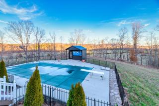Hilltop Hideaway - Heated Pool - Jacuzzi - Ping Pong - 12 guests - Fireplace - Mountain Views - Pets are allowed by request - 9