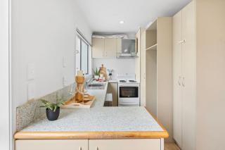 Holiday House in Central North Shore Auckland - 6