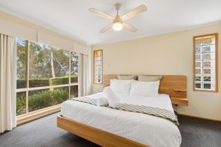 Wallaby Hill - Gorgeous Views - 3 Bedroom House - 8