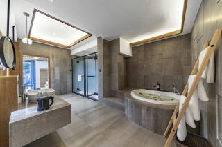 Zhangjiajie Lake View Hotel-Free airport pick-up - 1