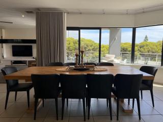 23 Coastline 3-Level Luxe Home Theatre &Pool House - 8