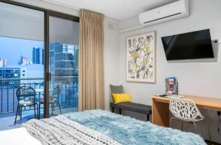 708 Enchanting Urban CBD Oasis 1BR & Balcony - 2