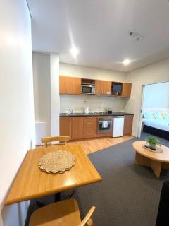 408 Abundant Abode CBD 1BR Best Location & Balcony - 8