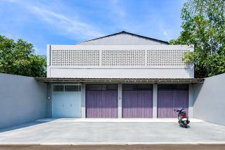 RedDoorz near Exit Toll PIK 2 - 7