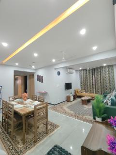 Gulposh homestay -Modern rooms cozy ambience 3 bedroom appartment - 1