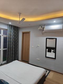 Gulposh homestay -Modern rooms cozy ambience 3 bedroom appartment - 5