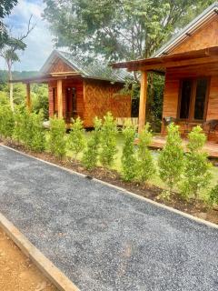 Nuree Bungalow 2 - 0