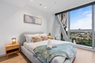 Luxury City Escape -Premium Tower Living - 6