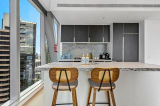 Luxury City Escape -Premium Tower Living - 4