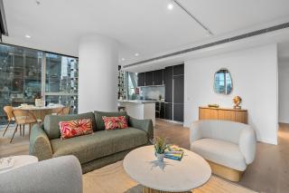 Luxury City Escape -Premium Tower Living - 3