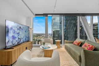 Luxury City Escape -Premium Tower Living - 5