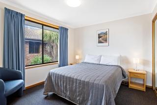 Riverfront Motel & Restaurant - 3